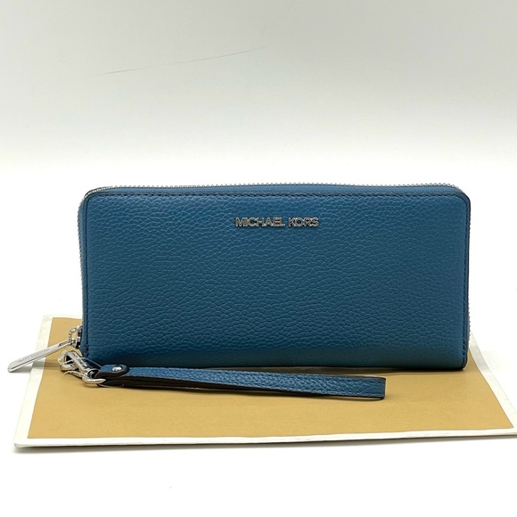 Michael Kors Large Continental Wallet Wristlet - Picture 2 of 7